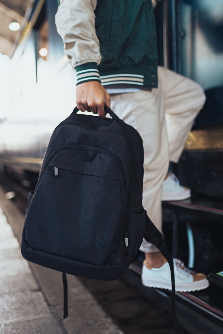Backpack or Briefcase, Which Laptop Style is The Most Practical?