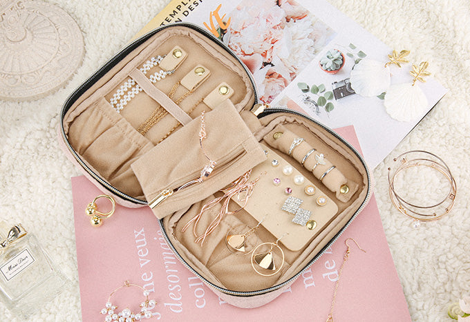 Effortlessly Organize Your Jewelry with Our Chic Bagsmart Jewelry Organizer Bags