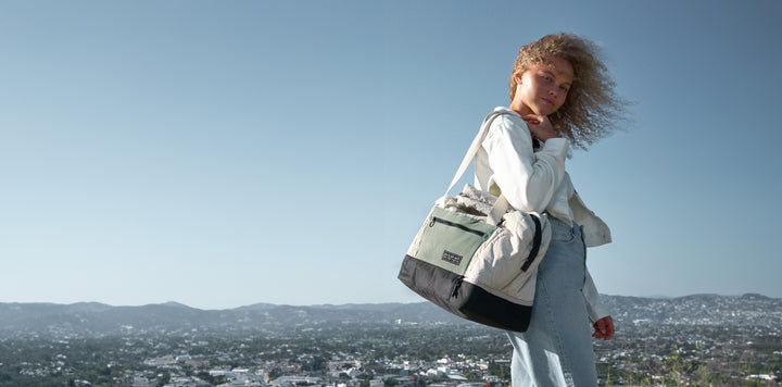 travel bag with smart sleeve