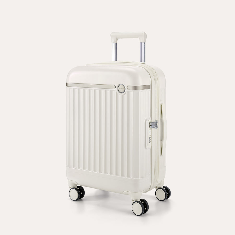 Roamer Expandable 20" Carry On Luggage