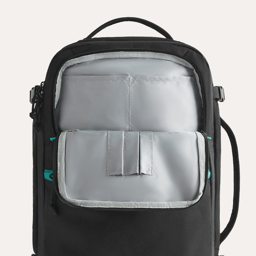 good_travel_backpacks_black