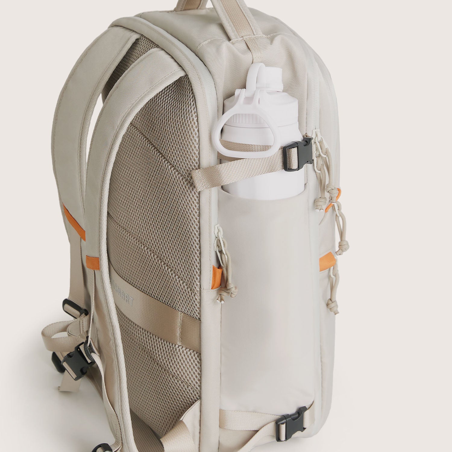 traveler_backpack_with_40oz_bottle_bone_white